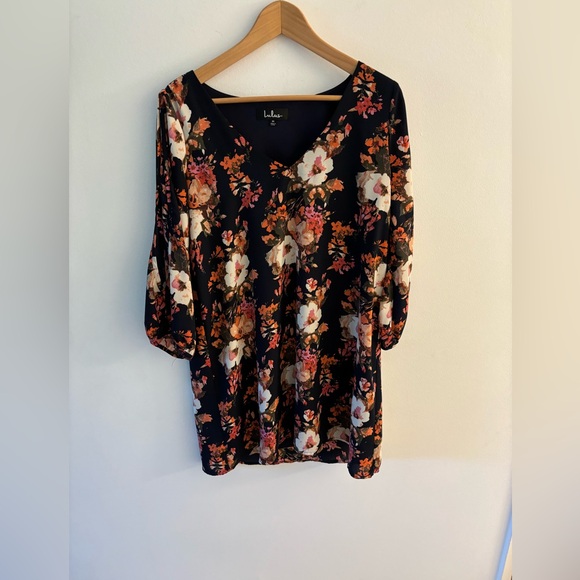 LULUS Shifting Dears Long Sleeved Floral Dress. Size M. Excellent shape. Lined - Picture 5 of 10